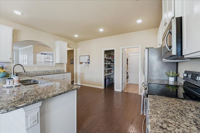 5020 Kendrick Dr, Spring Hill, TN 37174