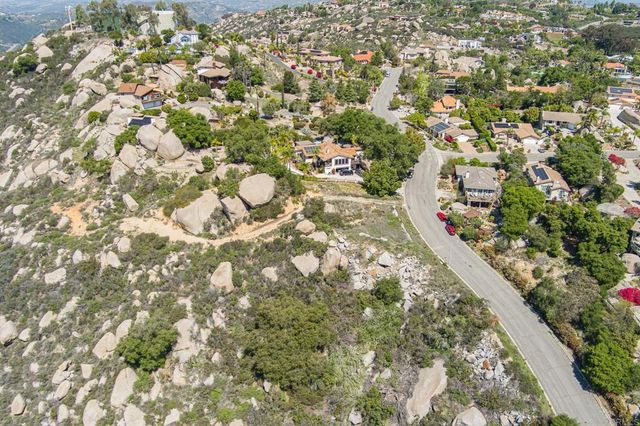 13 Sage Hill Way, Escondido, CA 92026