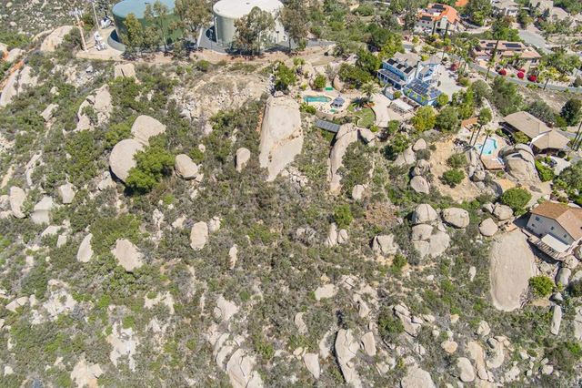 13 Sage Hill Way, Escondido, CA 92026