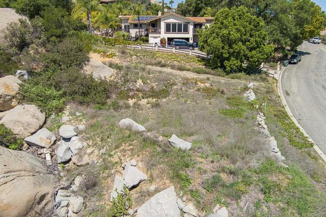 13 Sage Hill Way, Escondido, CA 92026