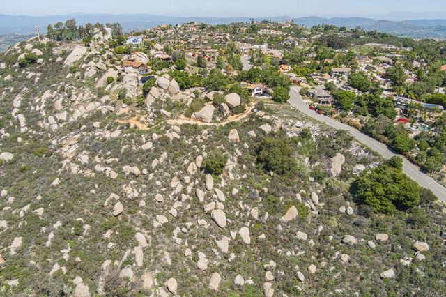 13 Sage Hill Way, Escondido, CA 92026