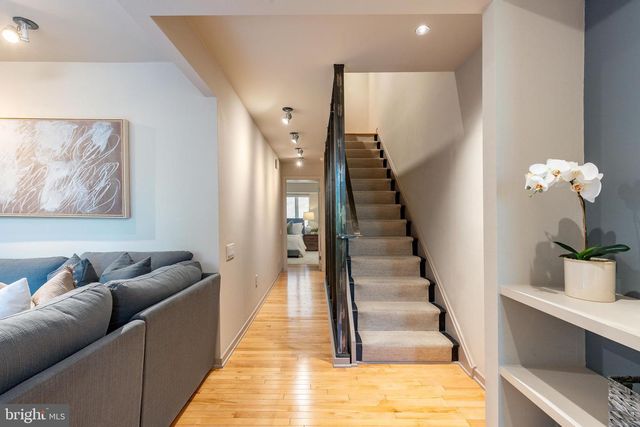 406 S 6TH ST, Philadelphia, PA 19147