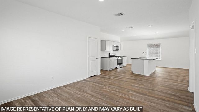 4017 Bronco Station Lane, League City, TX 77573