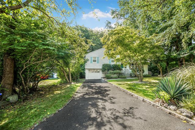 13 Vista Place, Hartsdale, NY 10530