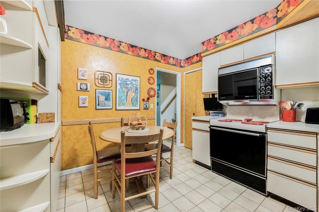 13 Vista Place, Hartsdale, NY 10530