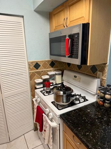 1255 W 53rd St 301, Hialeah, FL 33012