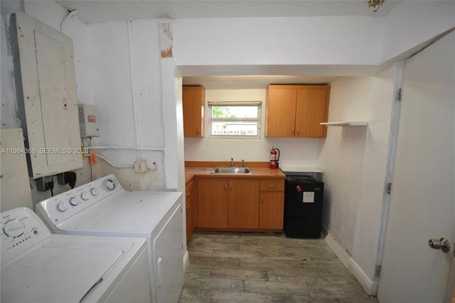 16921 NE 6th Ave, North Miami Beach, FL 33162