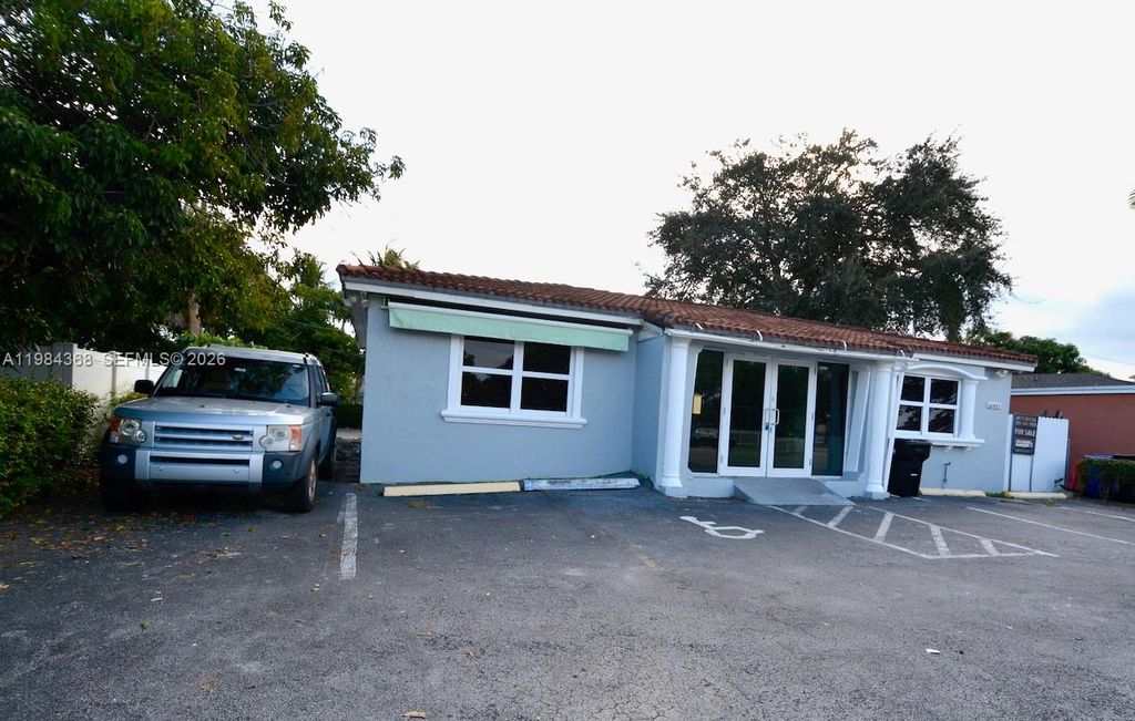 16921 NE 6th Ave, North Miami Beach, FL 33162
