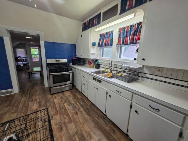 1706 Mckinley Avenue, Bay City, MI 48708