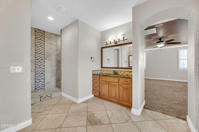 841 Golden Edge Court, El Paso, TX 79928