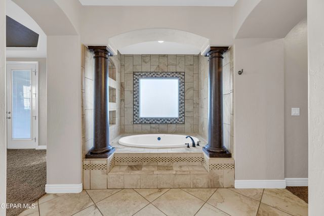 841 Golden Edge Court, El Paso, TX 79928