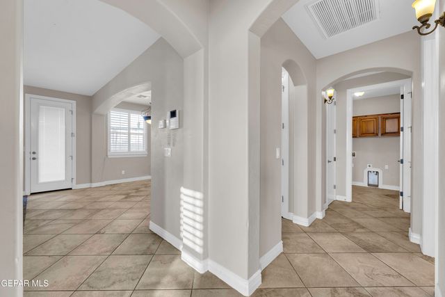 841 Golden Edge Court, El Paso, TX 79928