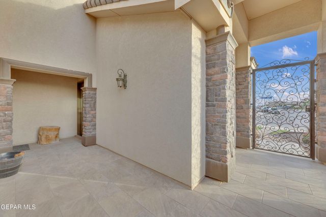 841 Golden Edge Court, El Paso, TX 79928