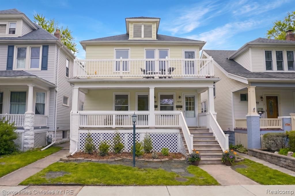 1093-95 Lakepointe Street, Grosse Pointe Park, MI 48230