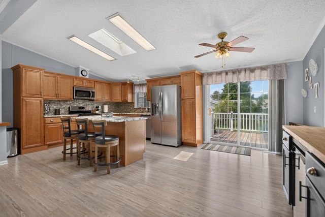 5604 IRVING Boulevard, Machesney Park, IL 61115
