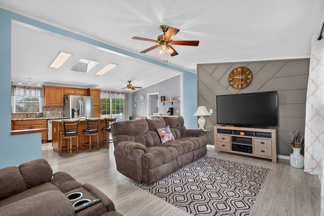 5604 IRVING Boulevard, Machesney Park, IL 61115