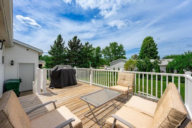5604 IRVING Boulevard, Machesney Park, IL 61115