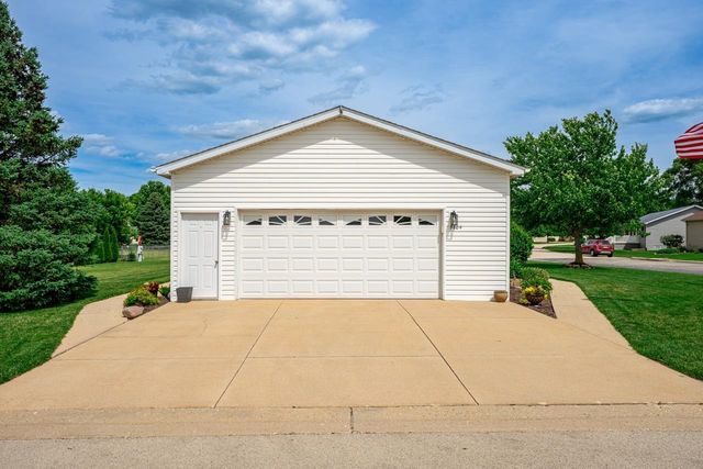5604 IRVING Boulevard, Machesney Park, IL 61115