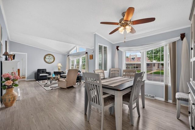 5604 IRVING Boulevard, Machesney Park, IL 61115