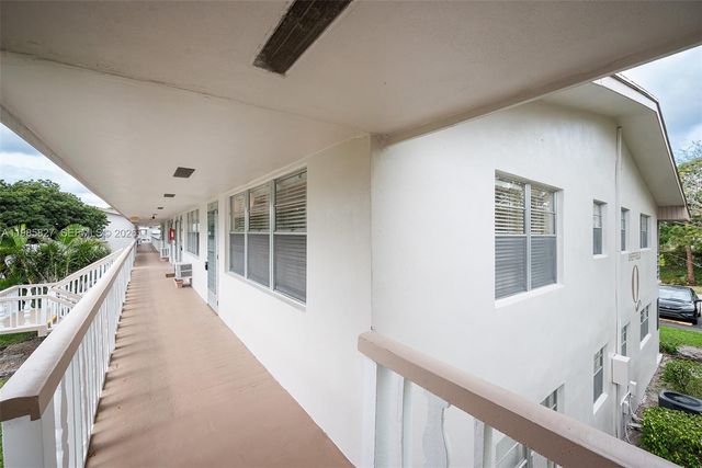 418 Sheffield Q 418, West Palm Beach, FL 33417