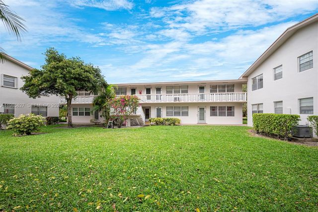 418 Sheffield Q 418, West Palm Beach, FL 33417