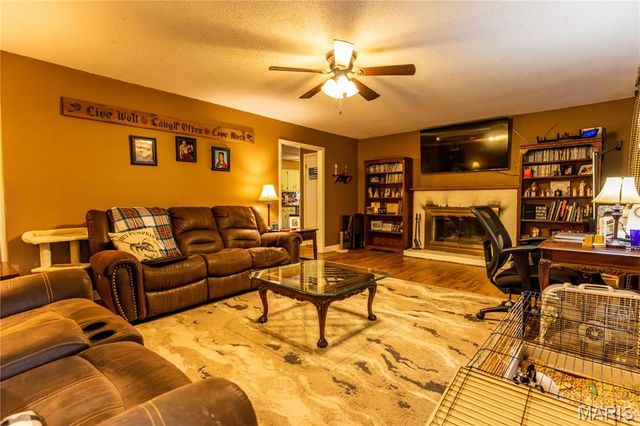 211 E Elm, Bertrand, MO 63823