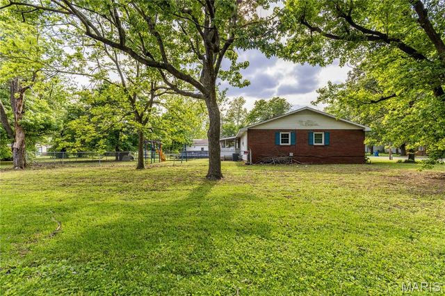 211 E Elm, Bertrand, MO 63823