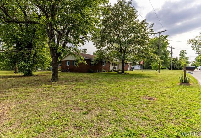 211 E Elm, Bertrand, MO 63823