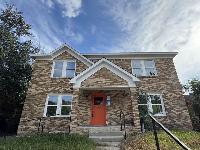 1235 W Gray Street 3, Houston, TX 77019