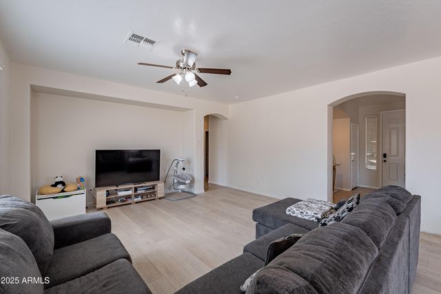 6959 S Wilson Drive, Chandler, AZ 85249