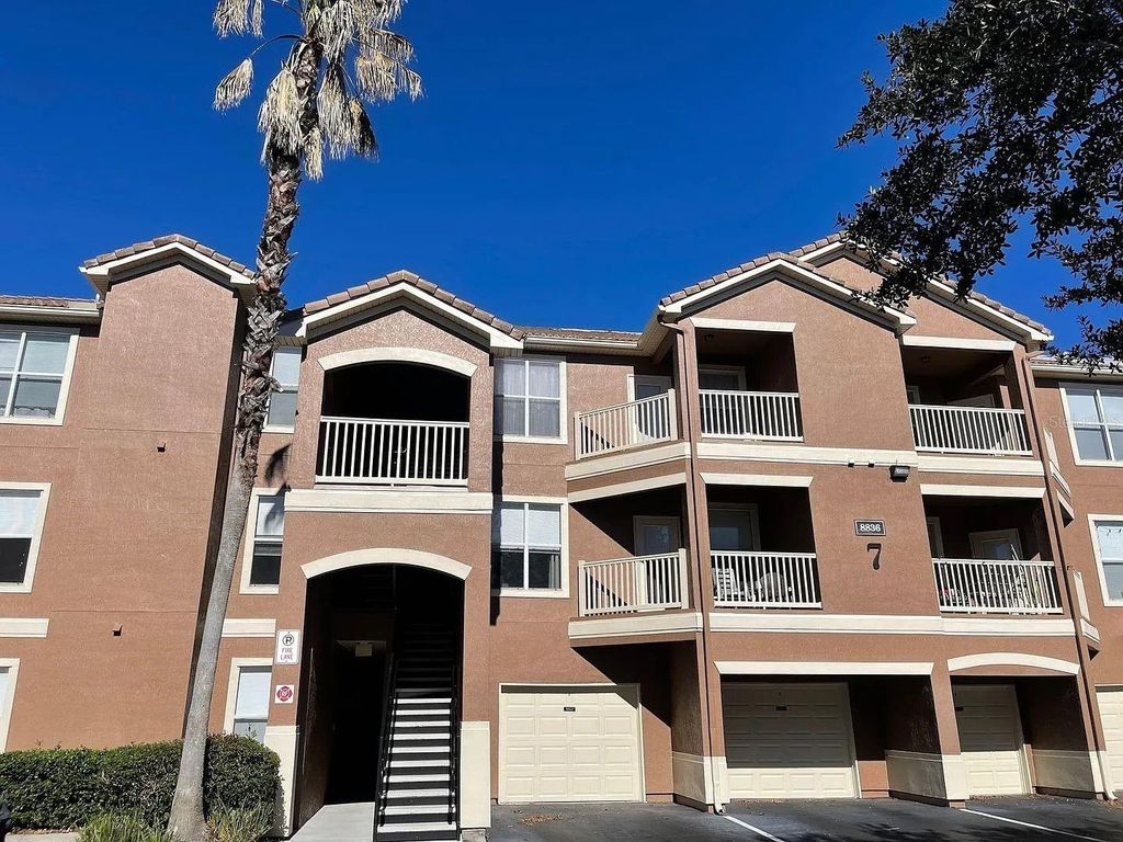 8836 VILLA VIEW CIRCLE 208, Orlando, FL 32821