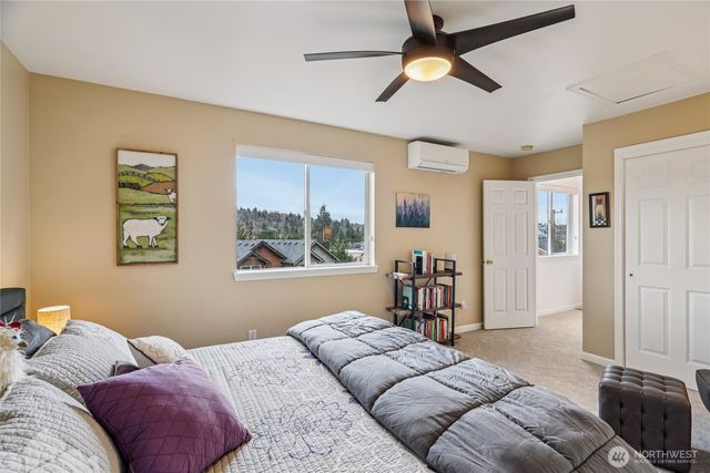 5217 23rd Avenue SW, Seattle, WA 98106