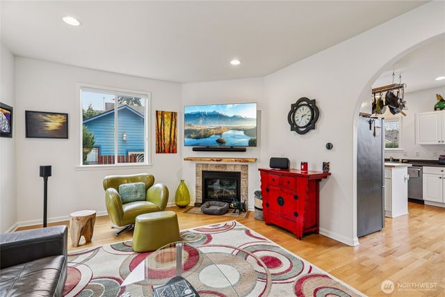 5217 23rd Avenue SW, Seattle, WA 98106