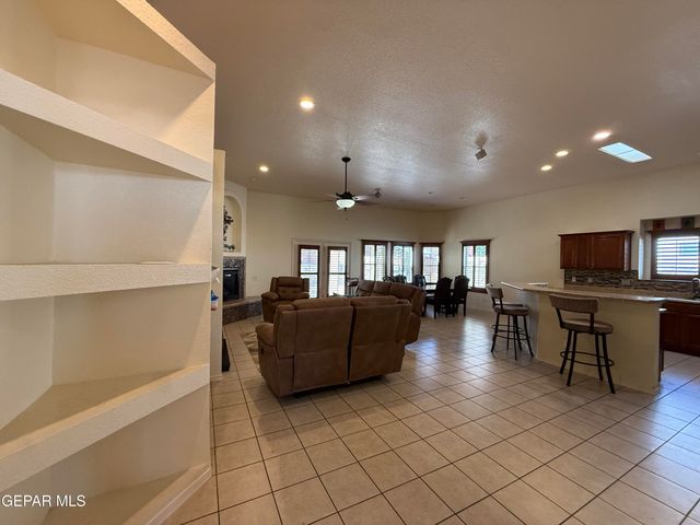 3637 TIERRA VERGEL Drive, El Paso, TX 79938