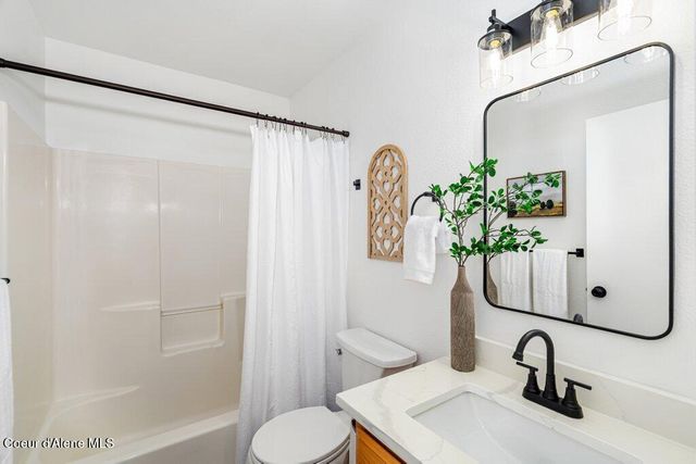 10759 N Idaho RD, Post Falls, ID 83854