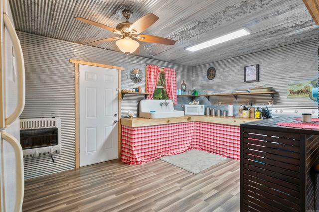 104 Landing St, West Point, AR 72143