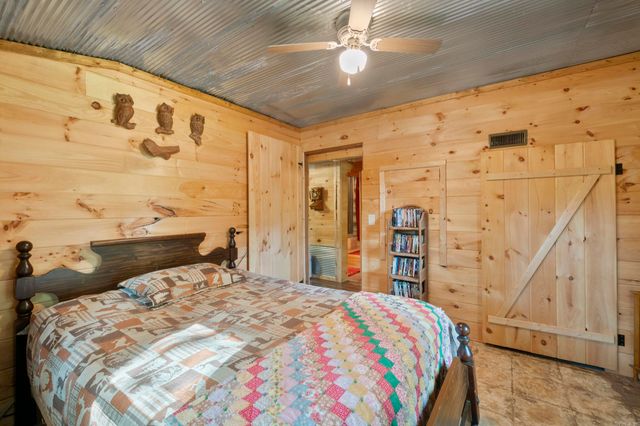 104 Landing St, West Point, AR 72143