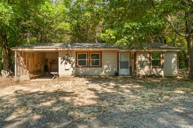104 Landing St, West Point, AR 72143