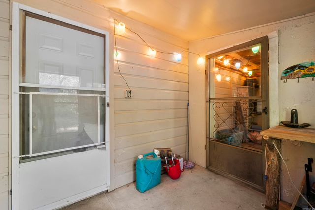 104 Landing St, West Point, AR 72143