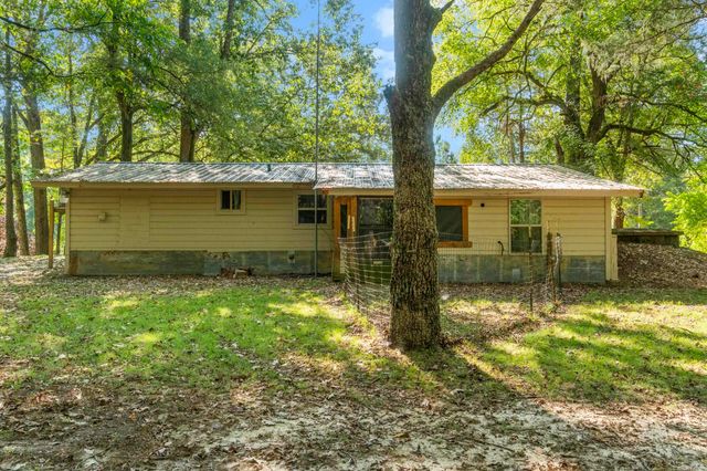 104 Landing St, West Point, AR 72143