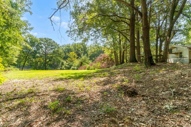 104 Landing St, West Point, AR 72143