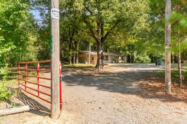 104 Landing St, West Point, AR 72143