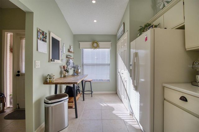 3177 CHARTER CLUB DRIVE B, Tarpon Springs, FL 34688