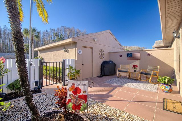 3177 CHARTER CLUB DRIVE B, Tarpon Springs, FL 34688