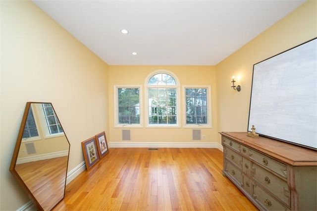 150 Crabapple Road, Manhasset, NY 11030