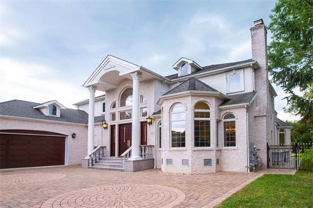 150 Crabapple Road, Manhasset, NY 11030