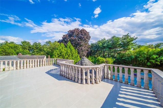 150 Crabapple Road, Manhasset, NY 11030
