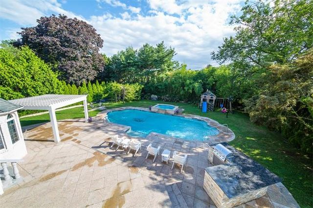 150 Crabapple Road, Manhasset, NY 11030