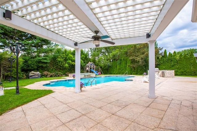150 Crabapple Road, Manhasset, NY 11030