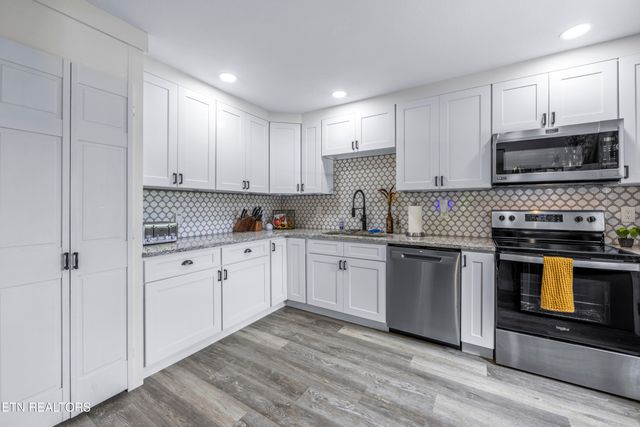4509 Lifford Lane, Corryton, TN 37721